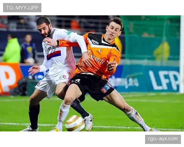 洛里昂攻防两端表现亮眼，球队整体形势引人关注