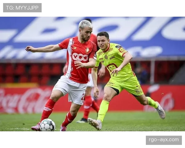 埃因霍温战术调整见效，球队状态持续回暖表现稳步提升