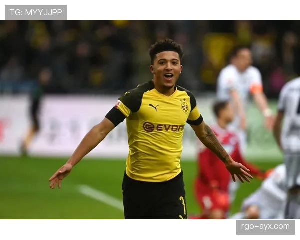 内马尔本赛季边路突破提速撕破防线，助攻增多超越以往对手走势